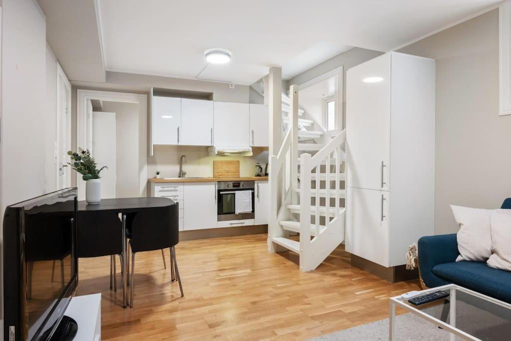 New! Modern City Apt: Central W/ Private Entrence Bergen Exteriér fotografie