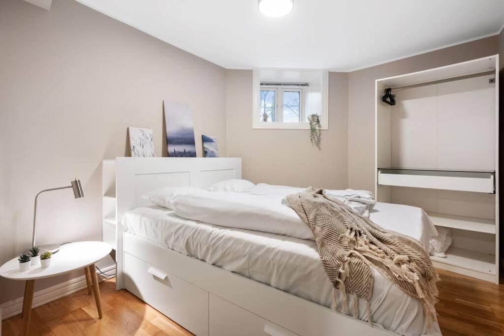 New! Modern City Apt: Central W/ Private Entrence Bergen Exteriér fotografie