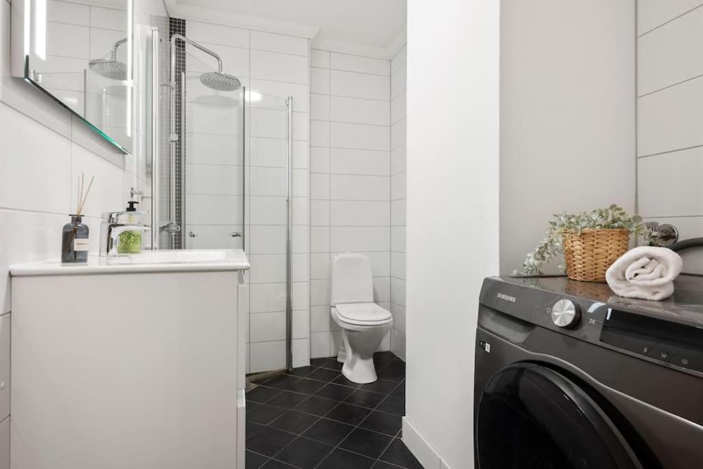 New! Modern City Apt: Central W/ Private Entrence Bergen Exteriér fotografie