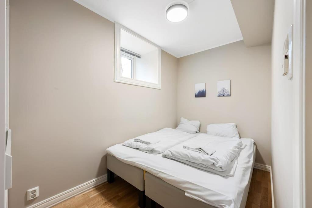 New! Modern City Apt: Central W/ Private Entrence Bergen Exteriér fotografie